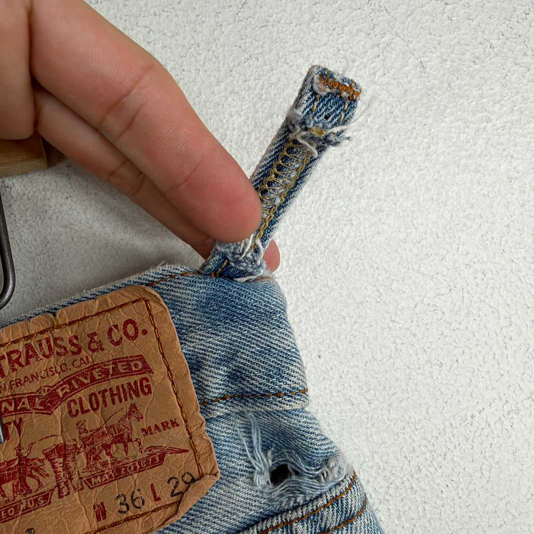 Vintage Smoked Lightwash Levi's 505 Jeans