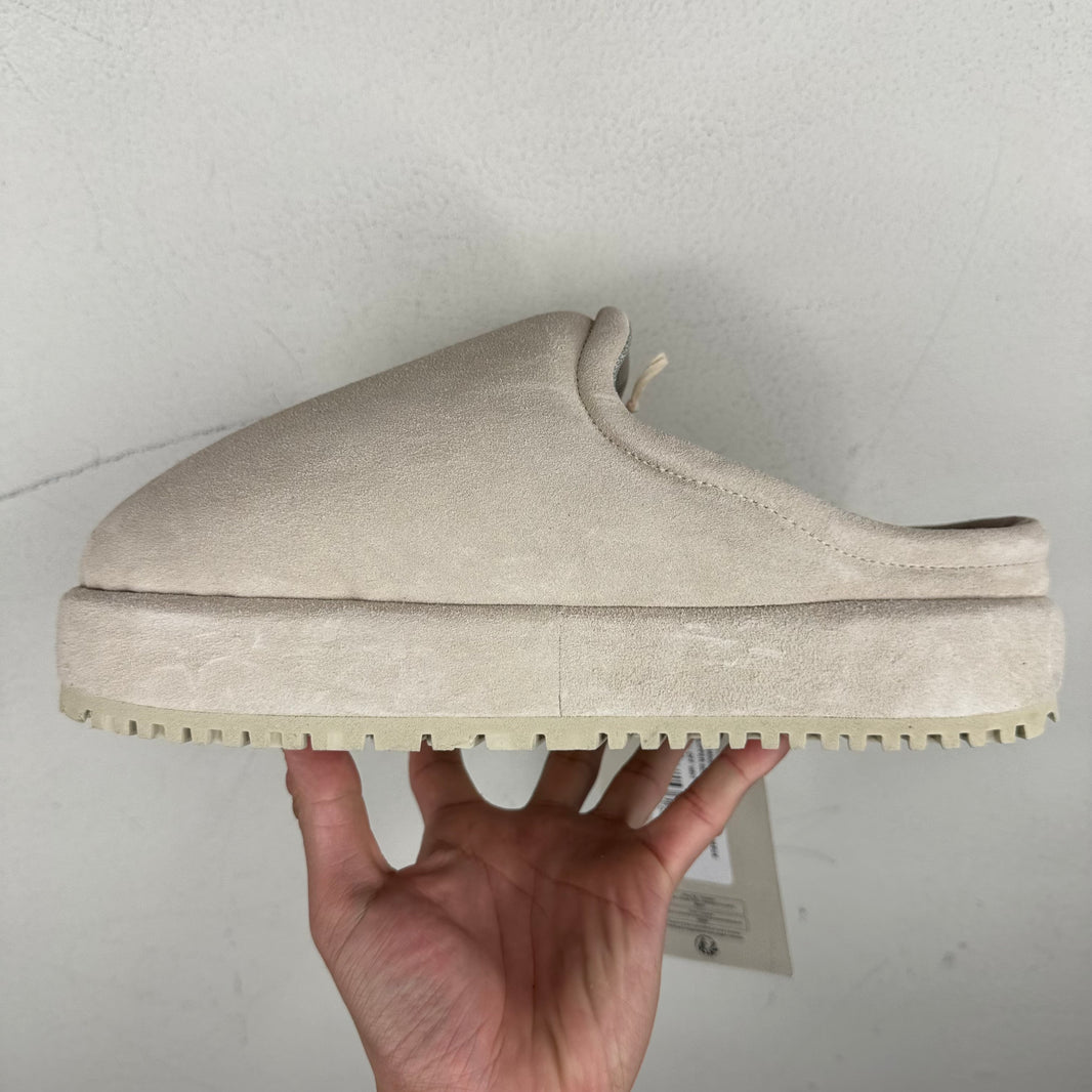 PDFCHANNEL White Mars Slippers