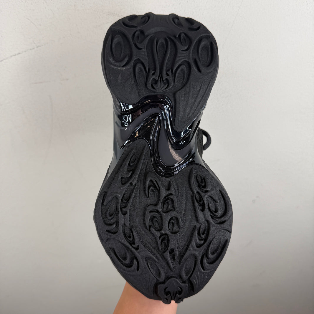 Type Various Black Zero Sneakers