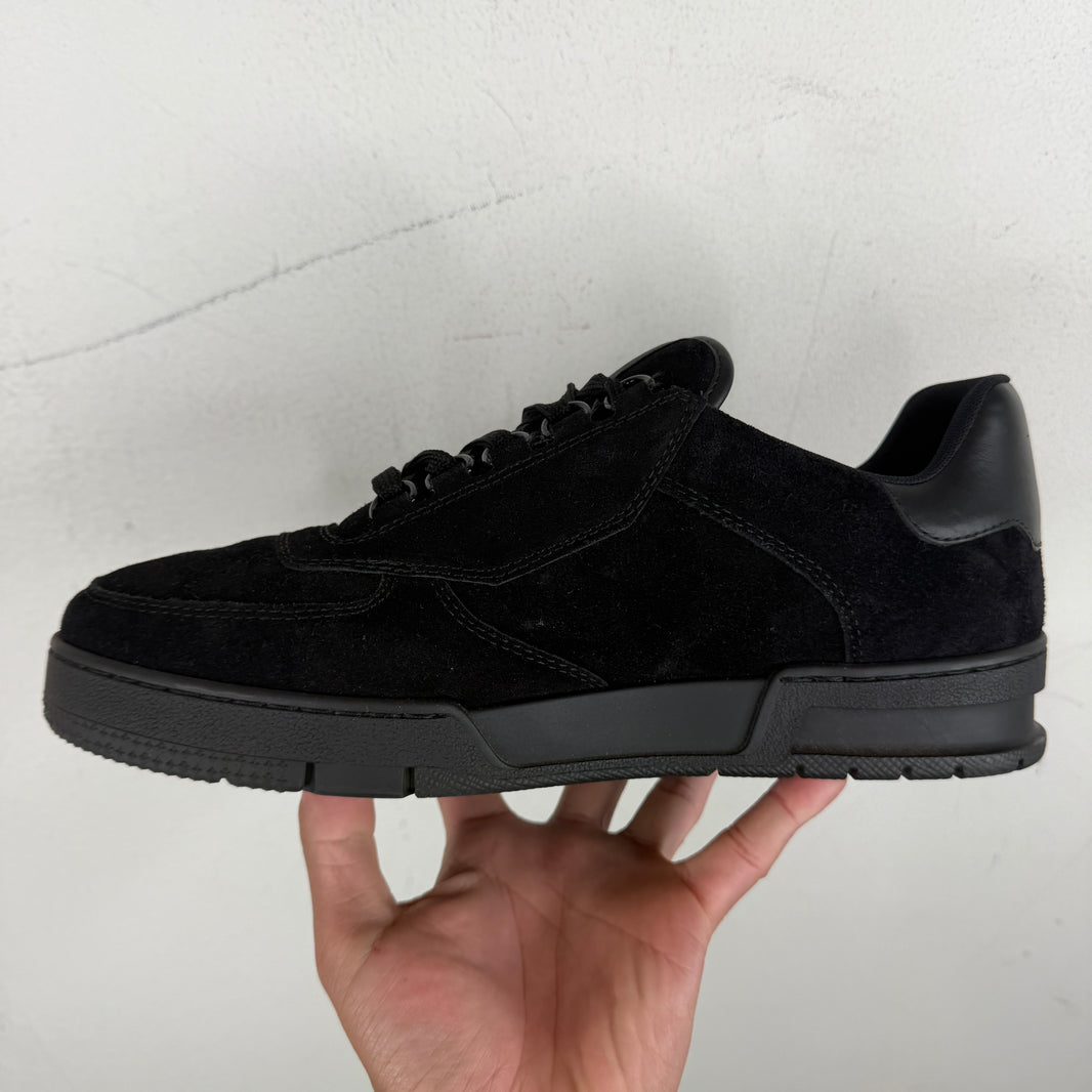 Louis Vuitton Black Employee Trainer Low Sneakers – www  display picture 1
