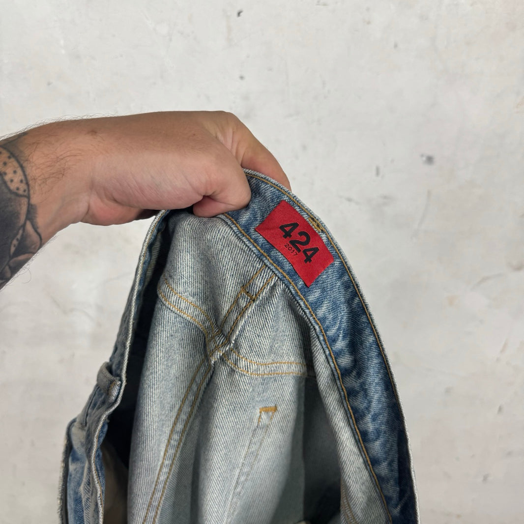 424 Light Wash Heel Zip Jeans