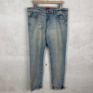 424 Light Wash Heel Zip Jeans
